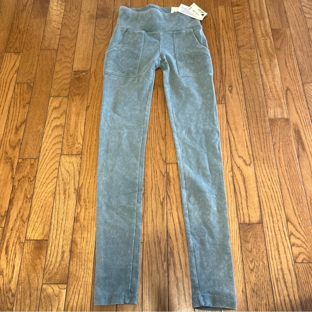 NWT Aeropostale Athletic Running Leggings Ultra High Rise Womens Size XS Green
